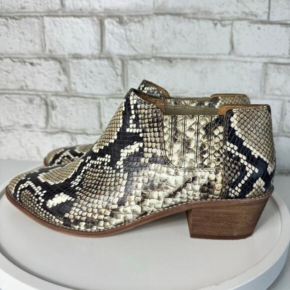 Madewell Boots Sonia Ankle Booties Low Chelsea Leather Snake Embossed 8.5 - Picture 2 of 10